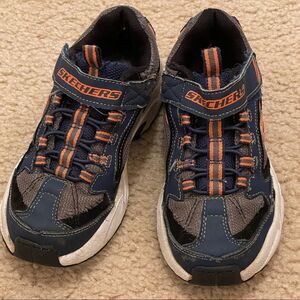 Skechers boys sneakers Sz 1